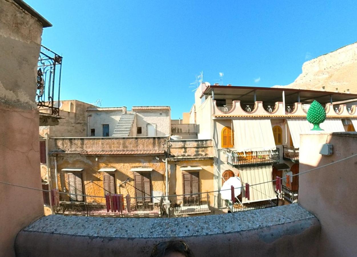 "La Piazza"Di Nino&Daniela Villa Capaci Buitenkant foto